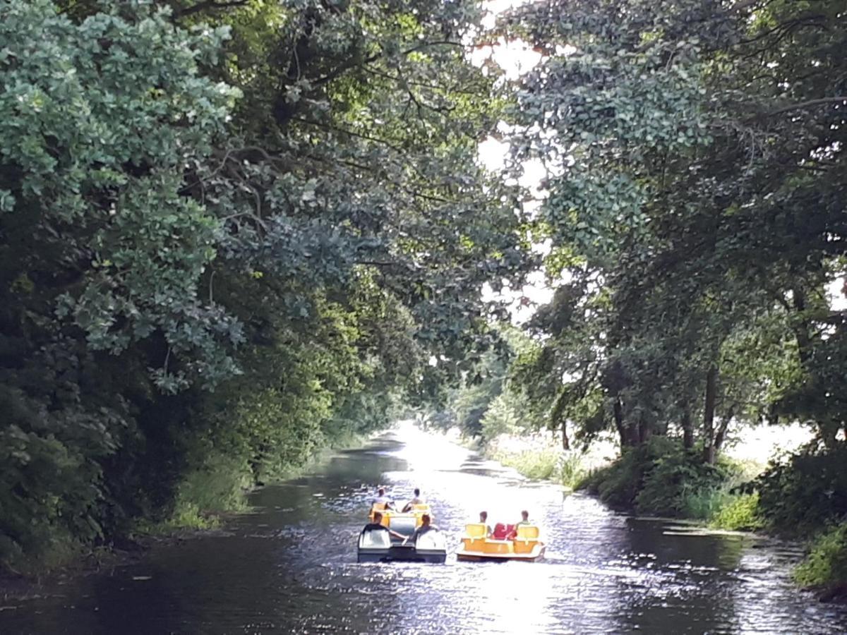 Familienurlaub In Ostfriesland Fuer Max 7 Pers In 2 Wohnungen, Auch Einzeln Wohnungen Utarp Extérieur photo